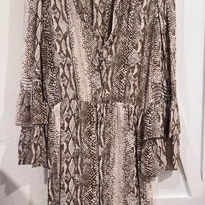 Parker flared sleeve dress M